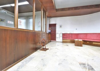 IMG_8629.JPG - Locale Commerciale via dal ponte, Torri di Quartesolo - foto 4