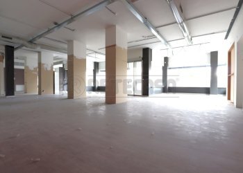 IMG_1501.JPG - Locale Commerciale Viale Verona 251, Vicenza - foto 1