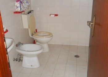 DSCN8790.JPG - Locale Commerciale Via Cavalletti, Lucca - foto 9