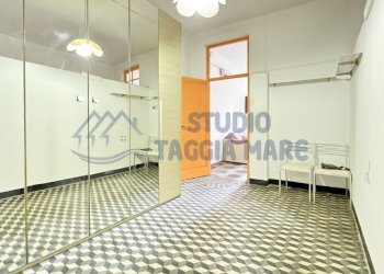 PHOTO-2024-11-27-18-04-36.jpg - Quadrilocale VIA ARDIZZONI, Taggia - foto 8