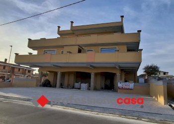 WhatsApp Image 2024-11-28 at 16.04.07.jpeg - Locale Commerciale Pomezia - foto 7