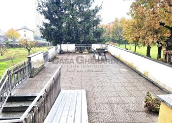 TERRAZZO INGRESSO .jpeg - Villa Trifamiliare Brembate di Sopra - foto 7