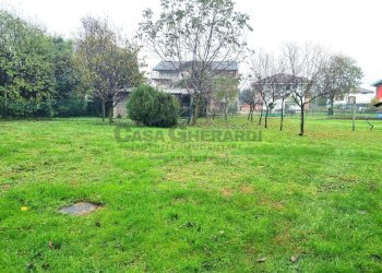 GIARDINO DIETRO.jpeg - Villa Trifamiliare Brembate di Sopra - foto 20