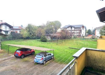 GIARDINO POSTI AUTO.jpeg - Villa Trifamiliare Brembate di Sopra - foto 21