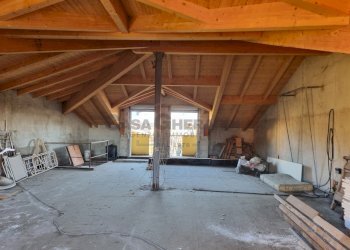 WhatsApp Image 2024-12-21 at 09.45.20.jpeg - Villa Trifamiliare Brembate di Sopra - foto 22