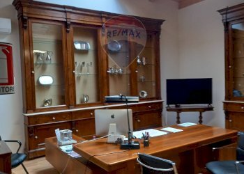 Stabile - Palazzo Via Delfini, 20 
 Madonnina, Modena (zona Madonnina) - foto 4