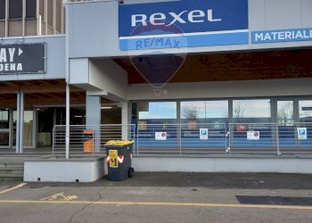 Stabile - Palazzo Via Delfini, 20 
 Madonnina, Modena (zona Madonnina) - foto 11