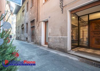 Shop Via Claude D'Avise, Aosta - photo 3