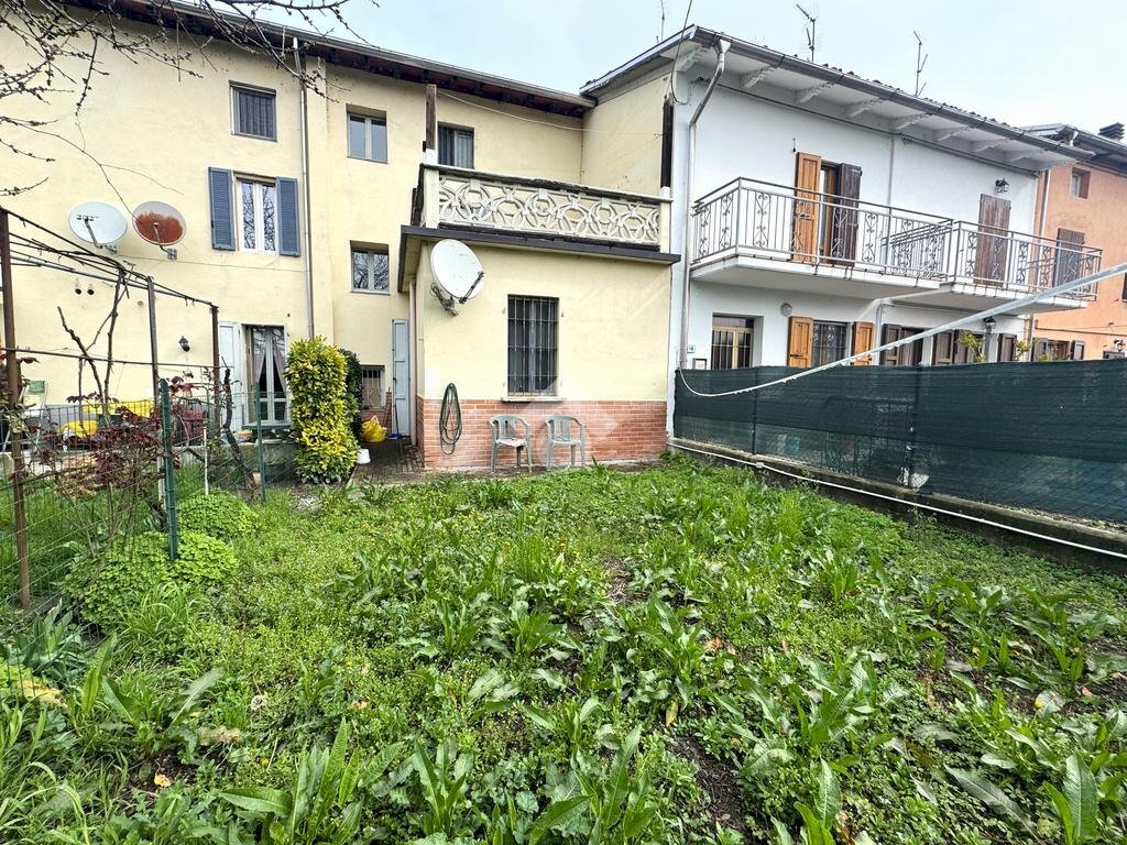 Two-room apartment Str. Case Massi, Fontevivo - photo 1