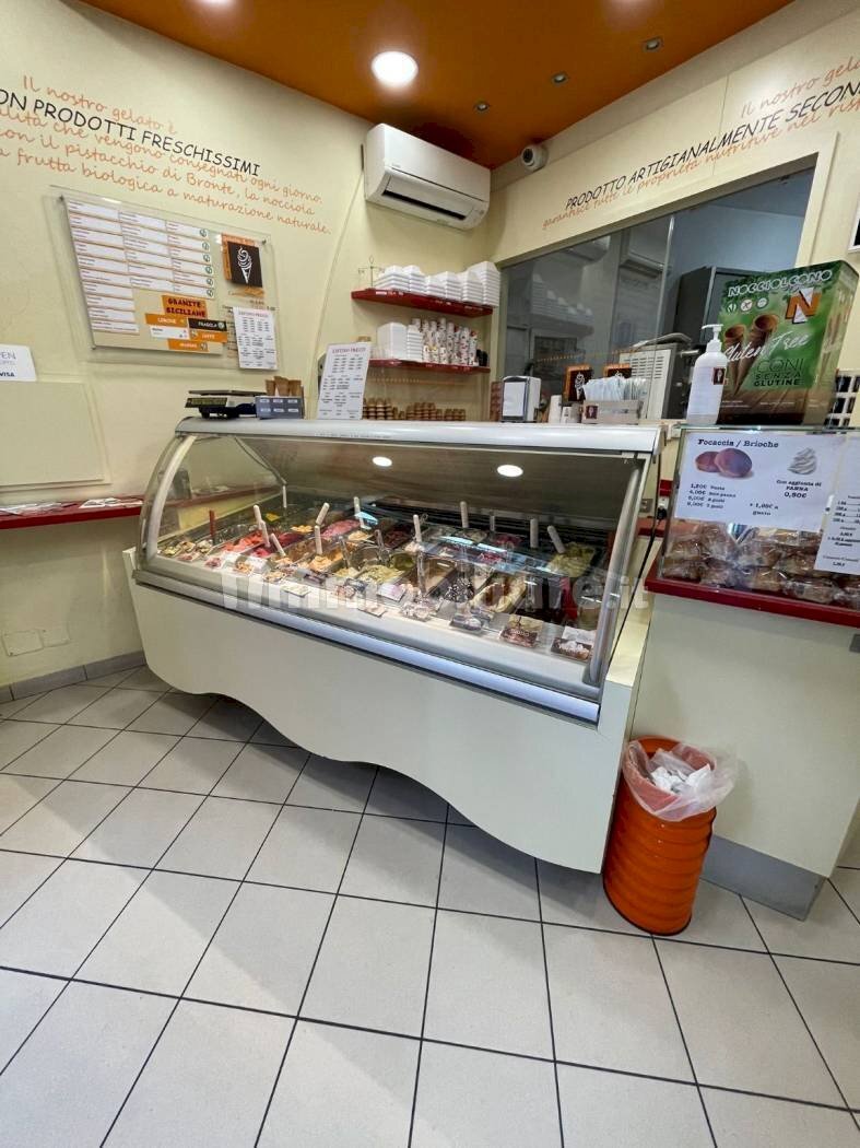 Gelateria via Giacomo Matteotti, Bologna (zona Bolognina) - foto 1