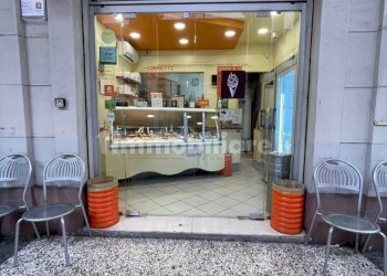 Ice cream shop via Giacomo Matteotti, Bologna (neighborhood Bolognina) - photo 3
