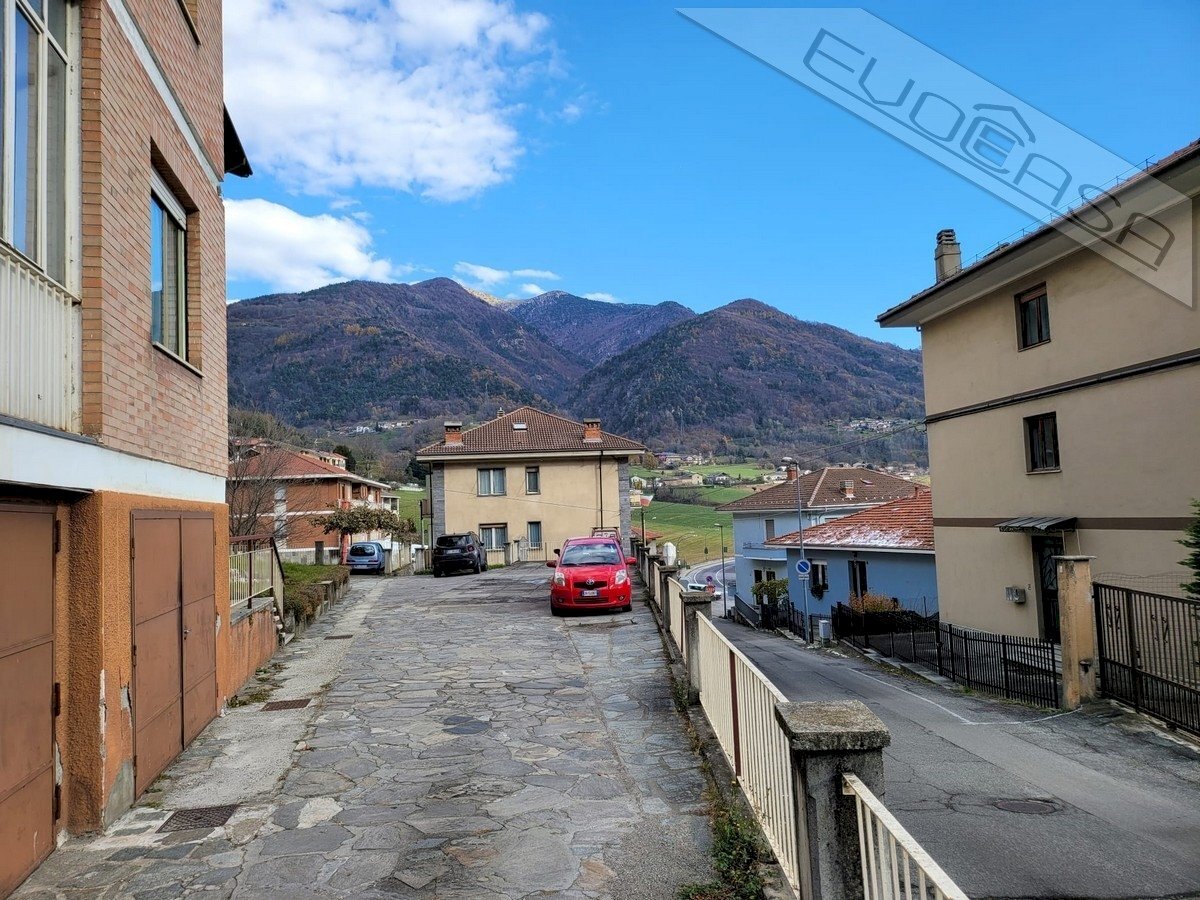 Four-room apartment Via Sergio Stocco , Perosa Argentina - photo 2
