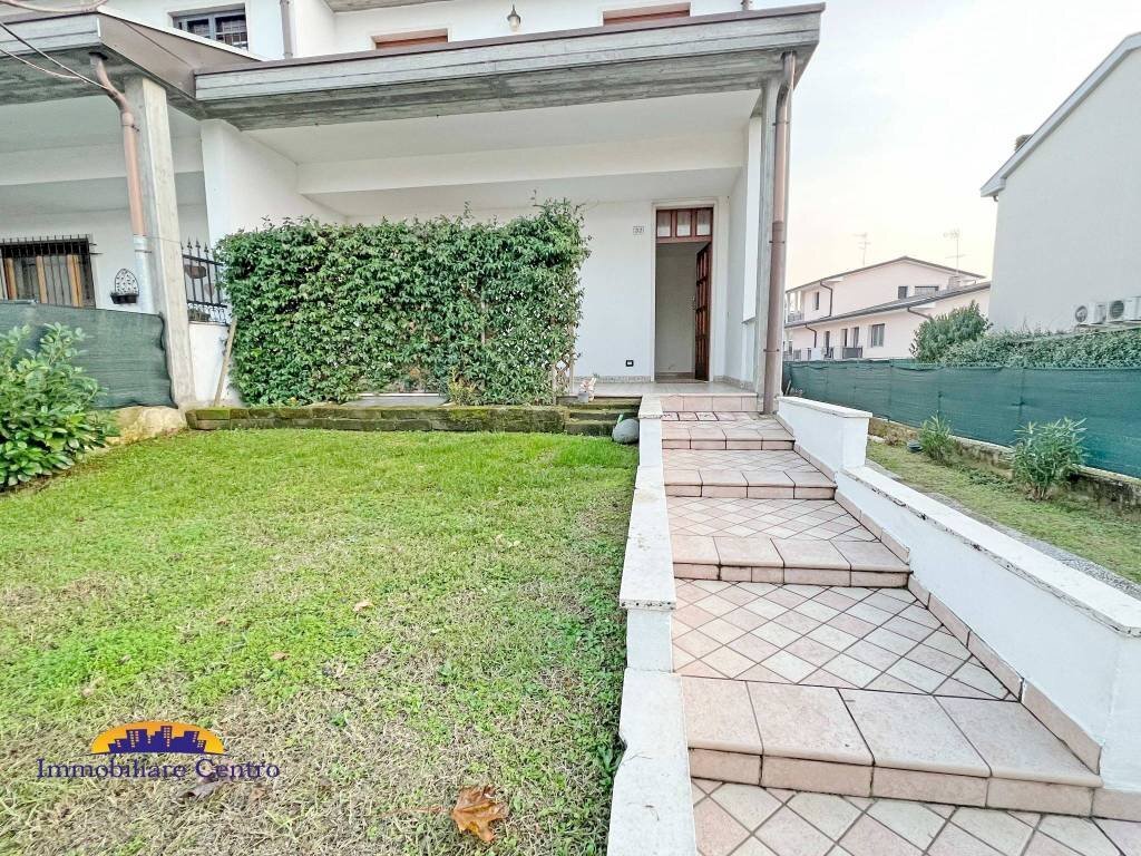 Giardino - Villa a Schiera piazza 4 Novembre, 10, Povegliano Veronese - foto 2