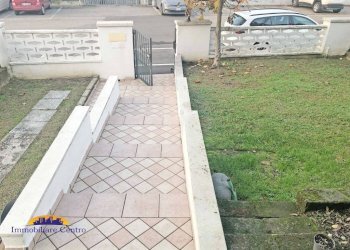 Giardino - Villa a Schiera piazza 4 Novembre, 10, Povegliano Veronese - foto 3