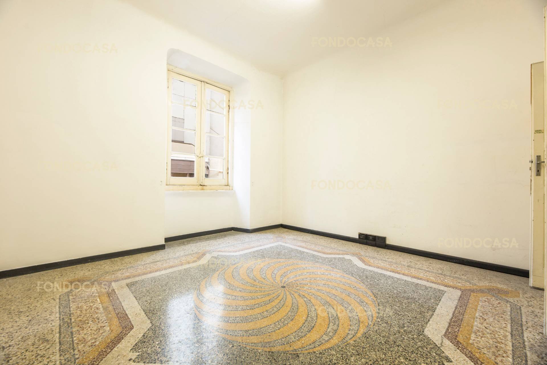 Apartment Via Colombo, Genova (neighborhood Centro) - photo 2