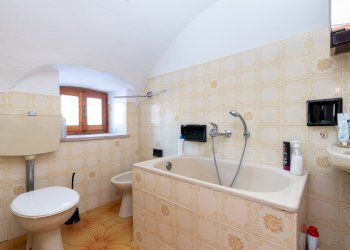 Farmhouse via Festiona, SNC, Demonte - photo 10