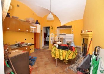 Stanza arredata - Independent house via San Martino, 18, Castellamonte - photo 7