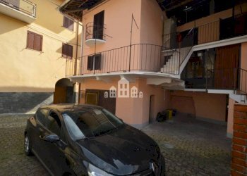 cortile - Casa indipendente via Umberto I, 25, Val di Chy - foto 30