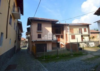 Facciata - Casa indipendente via Umberto I, 25, Val di Chy - foto 32