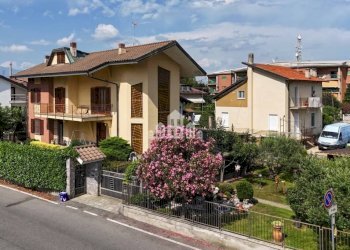 Facciata - Villa via Le Maire, 37, Rivarolo Canavese - foto 1