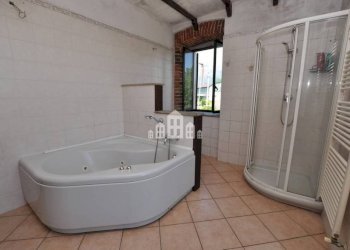 Corridoio - Casa indipendente Frazione Sant'Antonio, 145, Castellamonte - foto 12