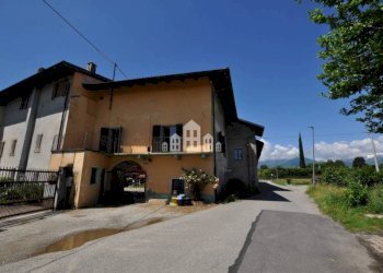Facciata - Casa indipendente Frazione Sant'Antonio, 145, Castellamonte - foto 3
