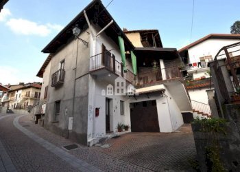 Facciata - Casa indipendente via Garibaldi, 24, Burolo - foto 3