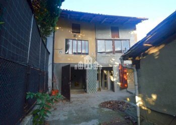 Facciata - Casa indipendente via Nigra, 22, Castelnuovo Nigra - foto 1