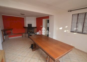 Stanza arredata - Casa indipendente via Nigra, 22, Castelnuovo Nigra - foto 6