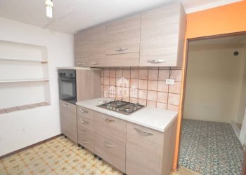 Cucina - Casa indipendente via Nigra, 22, Castelnuovo Nigra - foto 9