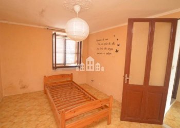 Camera da letto - Casa indipendente via Nigra, 22, Castelnuovo Nigra - foto 14