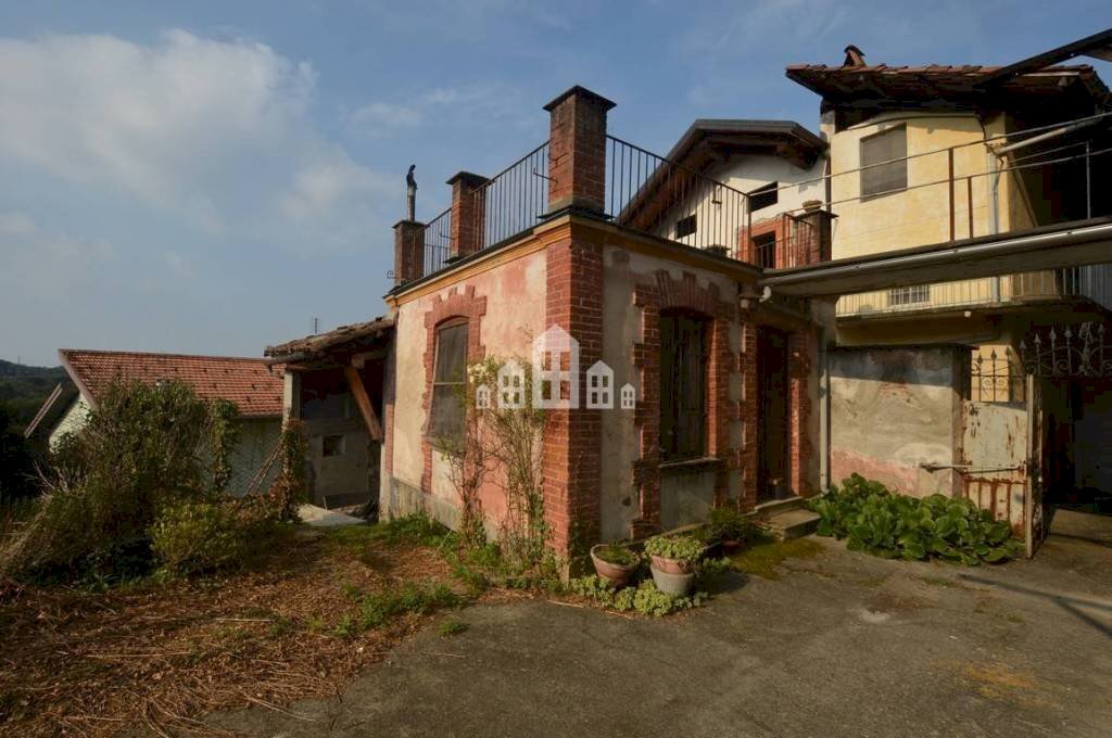 Facciata - Casa indipendente vicolo Palestro, snc, Val di Chy - foto 3