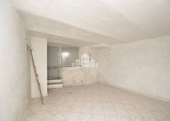 Stanza non arredata - Casa indipendente piazza Municipale, 1, Sparone - foto 10