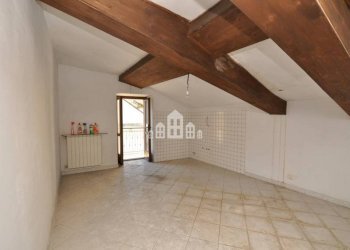 Stanza non arredata - Casa indipendente piazza Municipale, 1, Sparone - foto 25