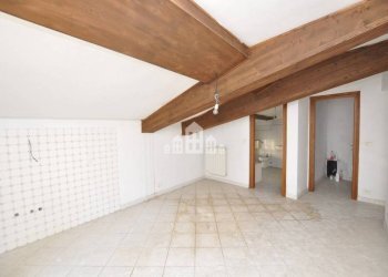 Stanza non arredata - Casa indipendente piazza Municipale, 1, Sparone - foto 28