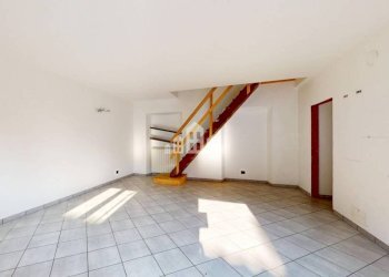 Stanza non arredata - Casa indipendente via Scarola, 7, Loranzè - foto 3