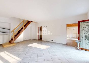 Stanza non arredata - Casa indipendente via Scarola, 7, Loranzè - foto 5