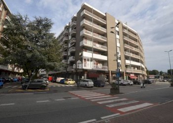 Zona - Negozio via Castellamonte, 14, Banchette - foto 1