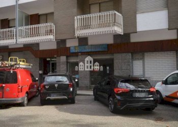 Facciata - Negozio via Castellamonte, 14, Banchette - foto 3