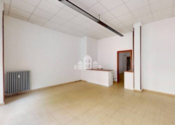 Stanza non arredata - Negozio via Castellamonte, 14, Banchette - foto 5
