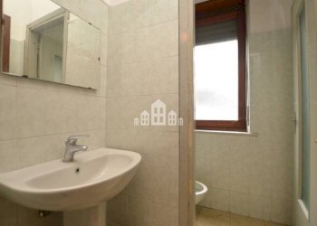 Bagno - Negozio via Castellamonte, 14, Banchette - foto 12