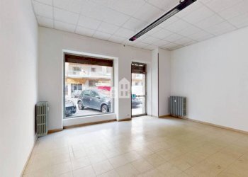 Interno non residenziale - Negozio via Castellamonte, 14, Banchette - foto 15