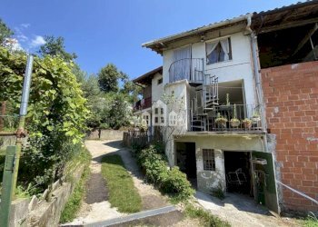 Facciata - Casa indipendente Località Benasso, 98, Castellamonte - foto 1
