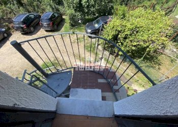 Scala a chiocciola - Casa indipendente Località Benasso, 98, Castellamonte - foto 16