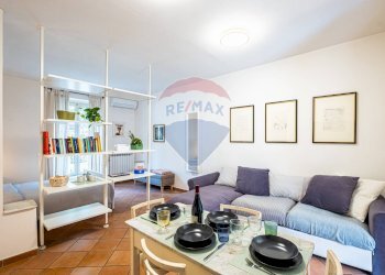 Four-room apartment Via Degli Orti Della Farnesina, Roma (neighborhood Vigna Clara) - photo 2