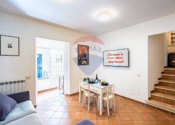 Four-room apartment Via Degli Orti Della Farnesina, Roma (neighborhood Vigna Clara) - photo 4