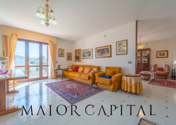 Villa Unifamiliare Via Roma, Oschiri - foto 10