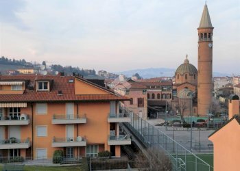 Two-room apartment Strada Croci, Alba - photo 1