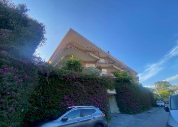 Facciata - Trilocale via Val d'Olivi, 119, Sanremo - foto 2