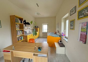 Stanza arredata - Villa Neive - foto 22